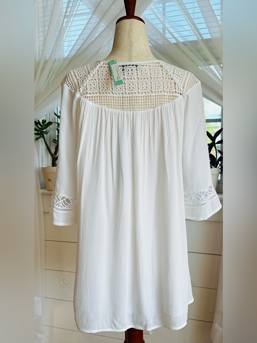 Pale Sky White “Levana" Crochet lightweight, bohemian-style peasant blouse. - Picture 4 of 9